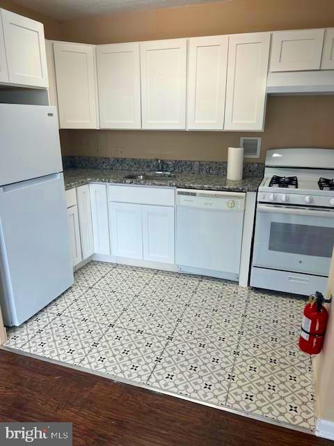 Building Photo - 401 Cooper Landing Rd