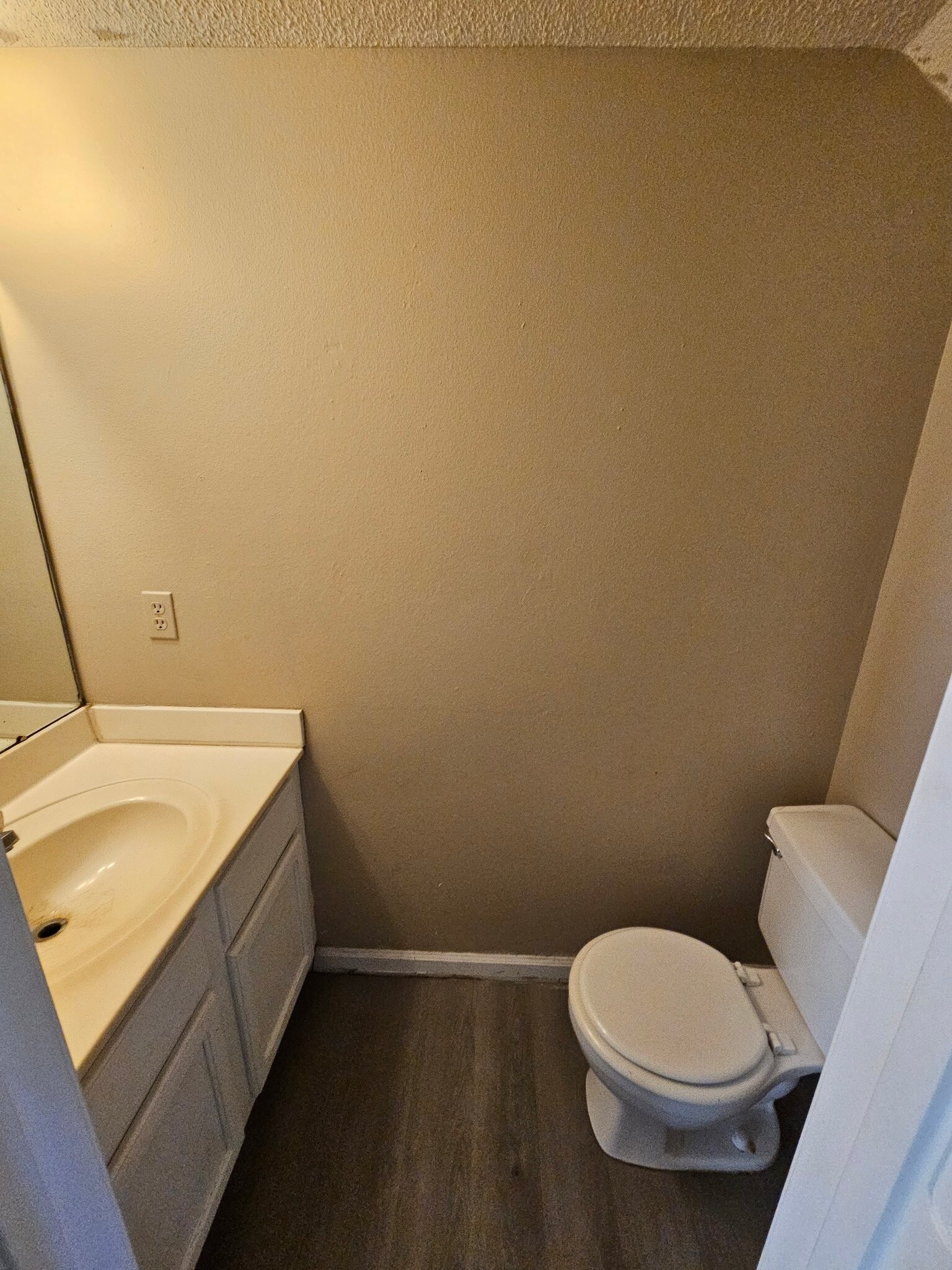 Building Photo - 1 Lilac St