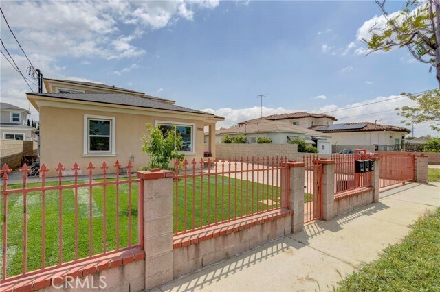 Primary Photo - 3358 Angelus Ave
