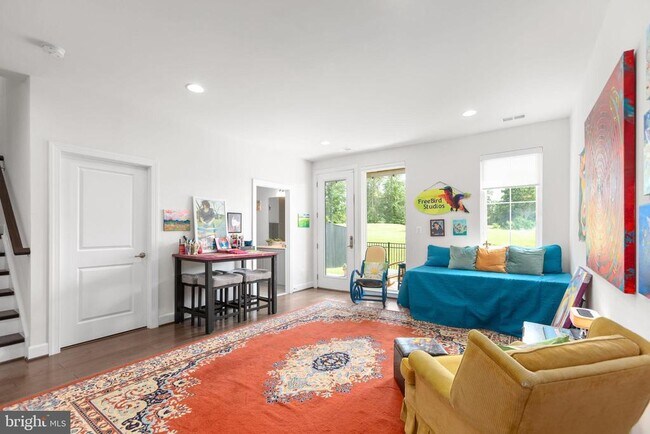 Building Photo - 609 Angelfish Wy
