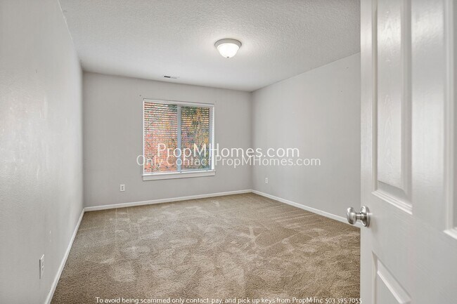 Building Photo - Four Bedroom Home in Progress Ridge - Corn...