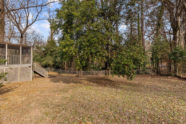 Building Photo - Beautifully Renovated 4 Bedroom 2 Bath Hom...