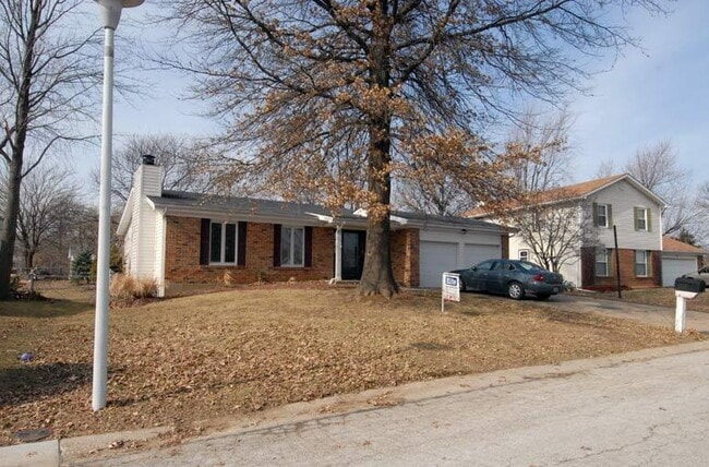 Building Photo - 10 Jenny Lind Dr
