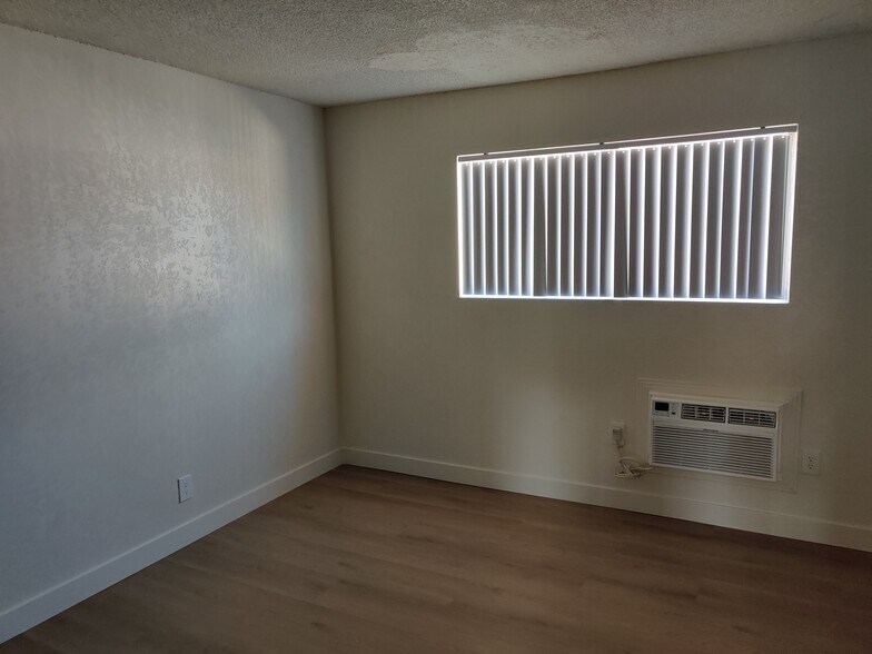 Building Photo - 18526 Rio Seco Dr