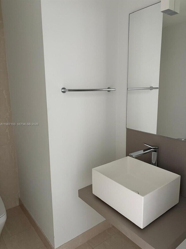 Building Photo - 1000 Brickell Plaza