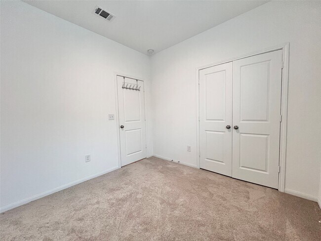 Building Photo - 17835 Plow Horse Ln