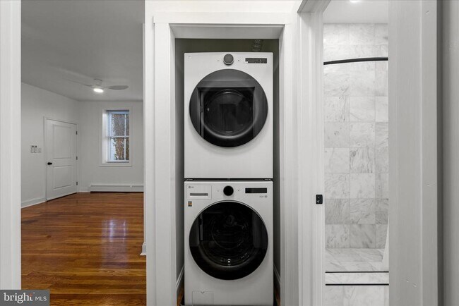 Building Photo - 40 E Piccadilly St