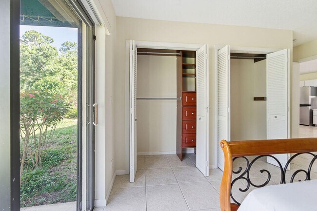 Building Photo - 5562 Reynolds Rd