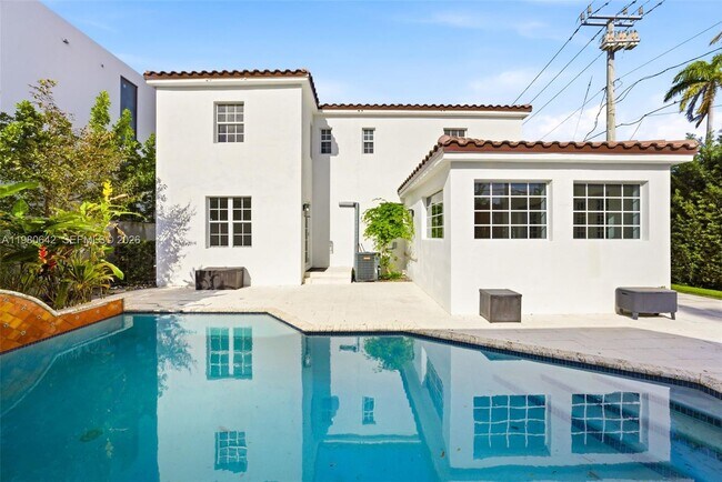 Building Photo - 4491 Prairie Ave