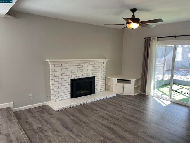 Building Photo - 4780 Mintwood Dr