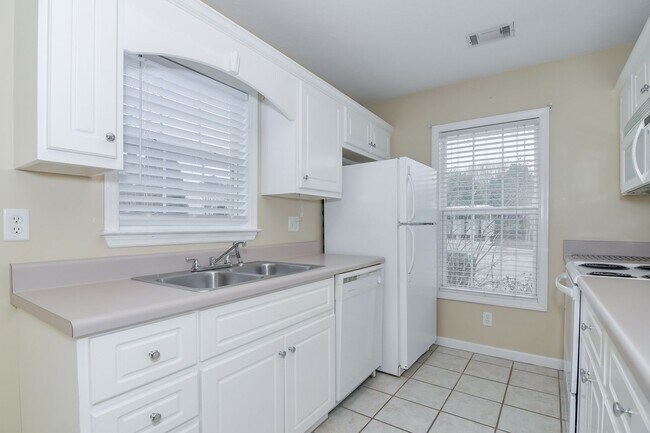 Building Photo - End Unit Townhouse