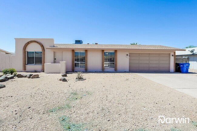 Primary Photo - 1815 W Charleston Ave