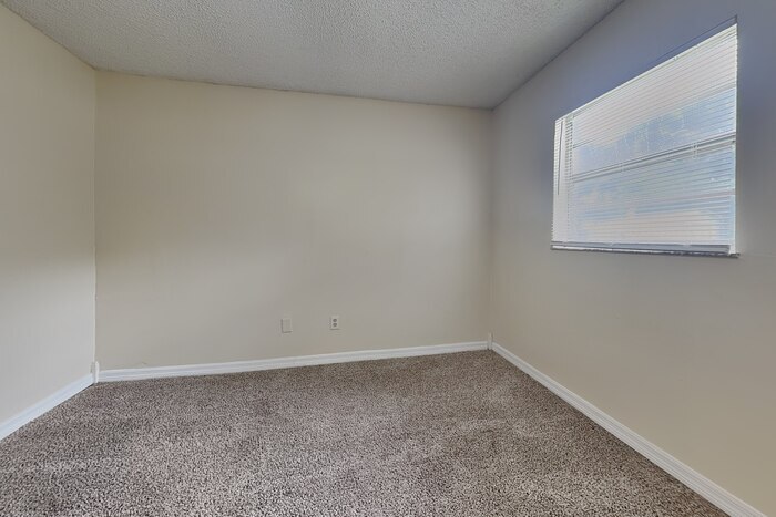 Building Photo - 39643 Meadowood Loop