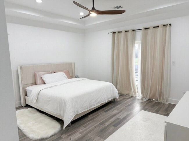 Building Photo - 2335 Paul Quinn St