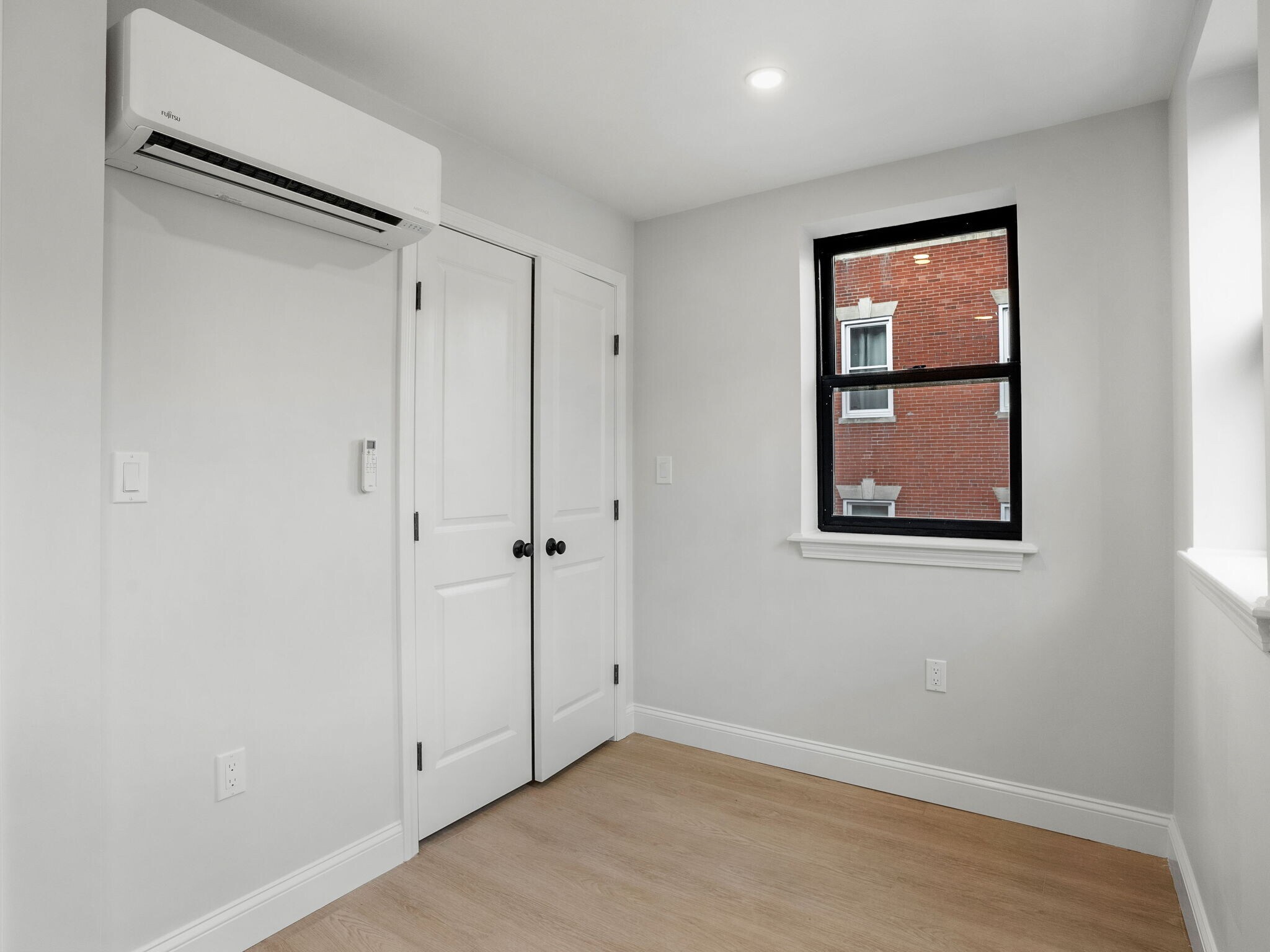 Building Photo - 176 Salem St