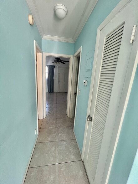 Building Photo - 467 Golden Isles Dr
