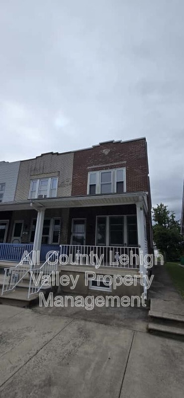 Building Photo - 1324 S 2nd St