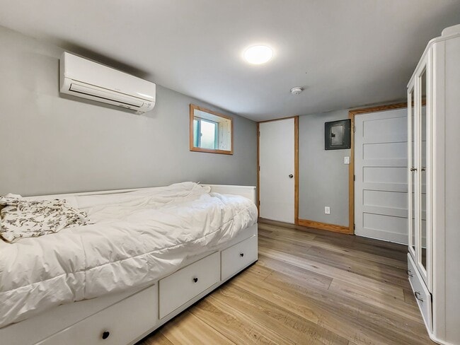 Building Photo - Remodeled Alki Beach Home with Puget Sound Views