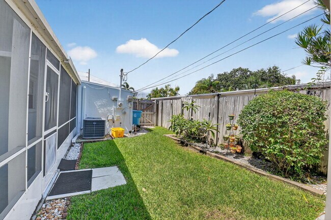 Building Photo - 310 Glen Arbor Terrace
