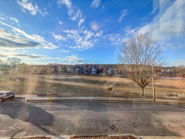 Building Photo - 267 Beech St