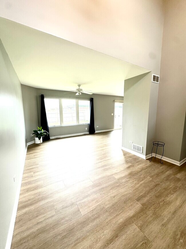 Building Photo - 2394 Caton Crest Dr