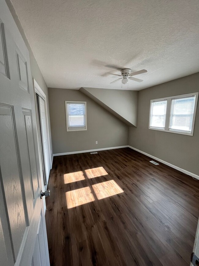 Building Photo - Charming 3 bedroom, 2 bathroom home in the...