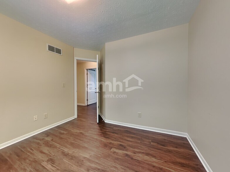 Building Photo - 9143 Pampas Ct