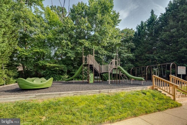 Building Photo - 1832 Tiger Lily Cir