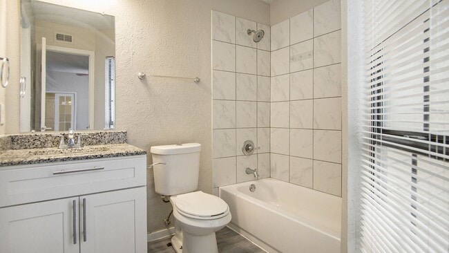 Building Photo - Updated 2/2 with Granite Counter Tops and ...