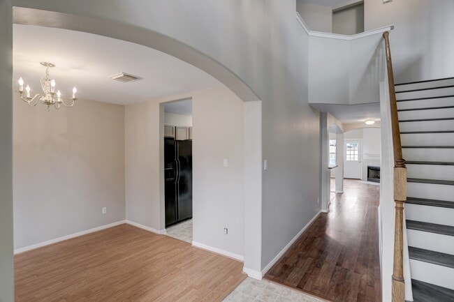 Building Photo - 3924 Highland Vale Ct