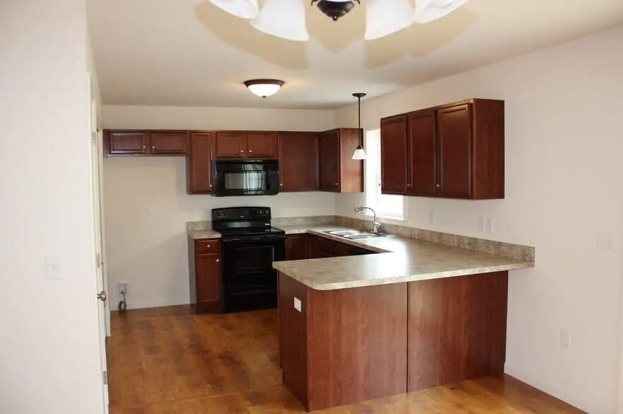 Building Photo - 760 Oak Leaf Ln