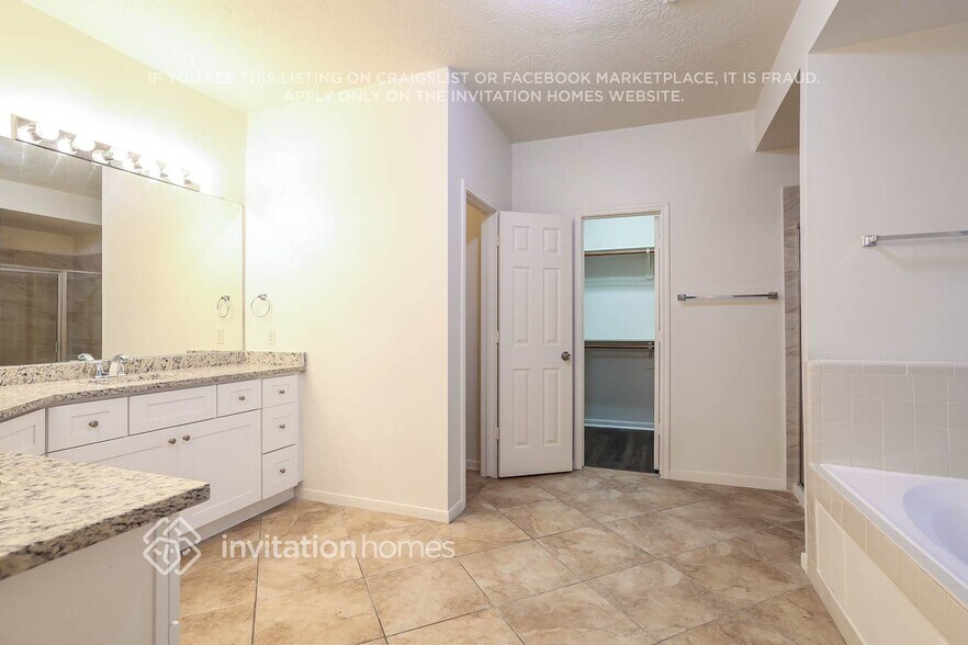 Building Photo - 8618 Discus Dr
