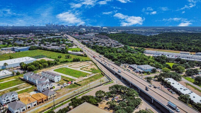 Building Photo - 3703 Main Plaza Dr
