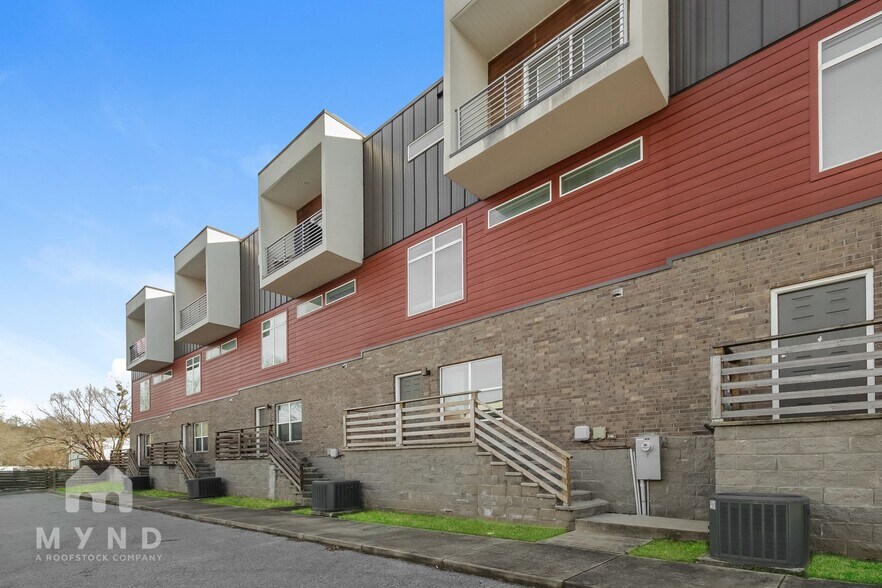 Building Photo - 1730 N Reno Dr