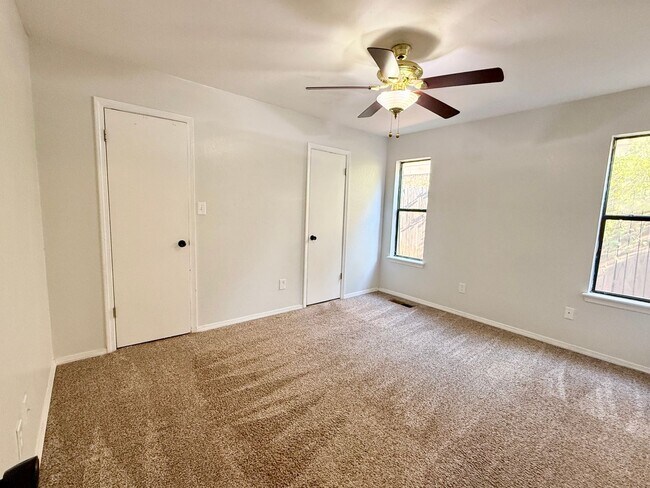 Building Photo - 3608 Peregrine Dr