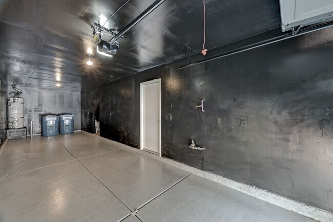 Building Photo - Fully Remodeled 3 Bed/ 2.5 Bath Home For Rent