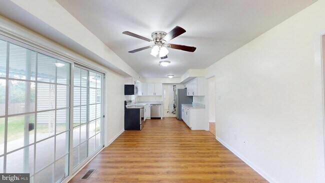 Building Photo - 4025 Chelmont Ln