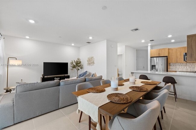 Building Photo - 131 SW 171st Terrace