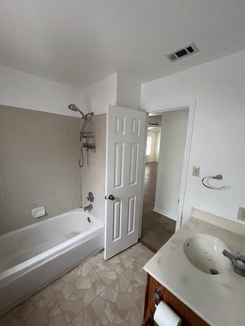 Building Photo - 5111 Warwicke Dr