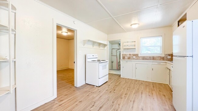 Building Photo - 712 US-190