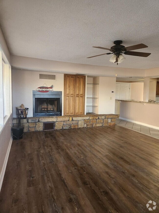 Building Photo - Duplex