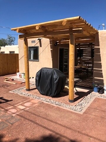 Outdoor patio - 808 La Veta Dr NE