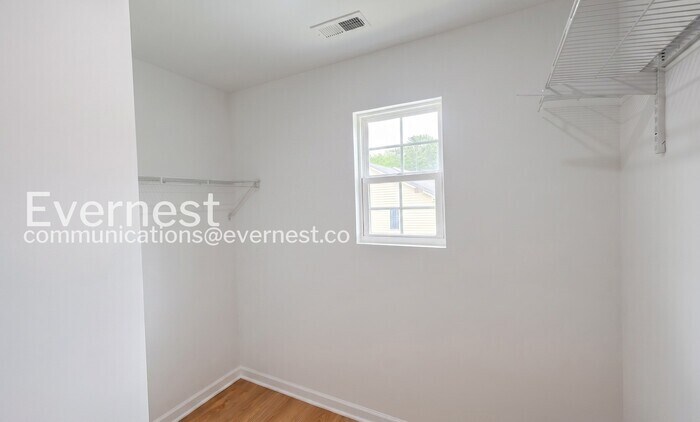 Building Photo - 853 Langston Trce