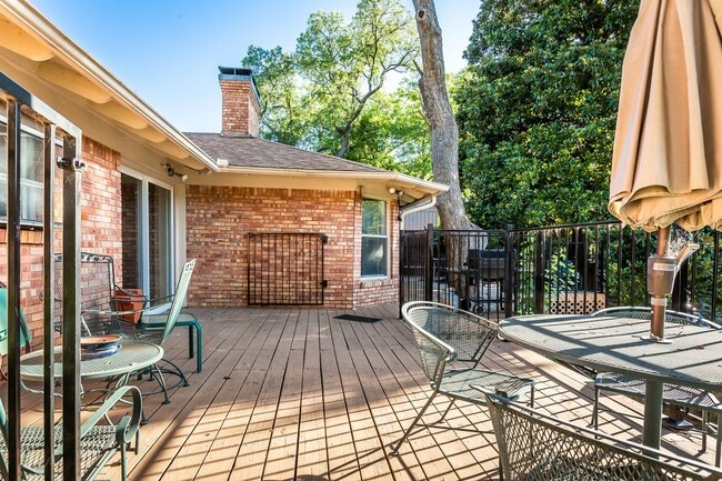 Building Photo - Lakewood Retreat with Stunning Blue Fair Lake Views