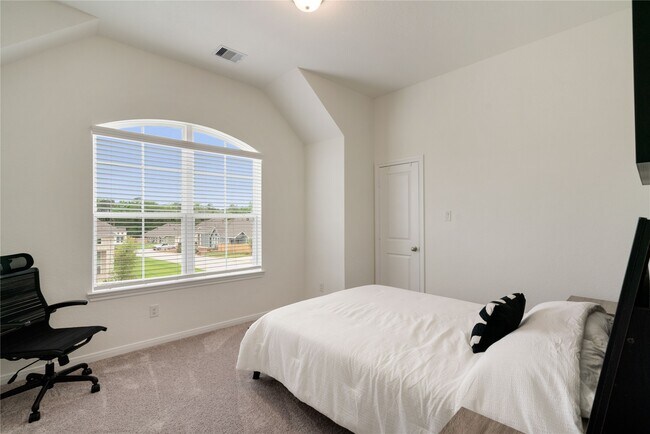 Building Photo - 603 Silver Pear Ct