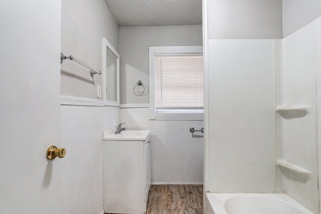 Building Photo - 3 Bedroom House in Heart of Lubbock