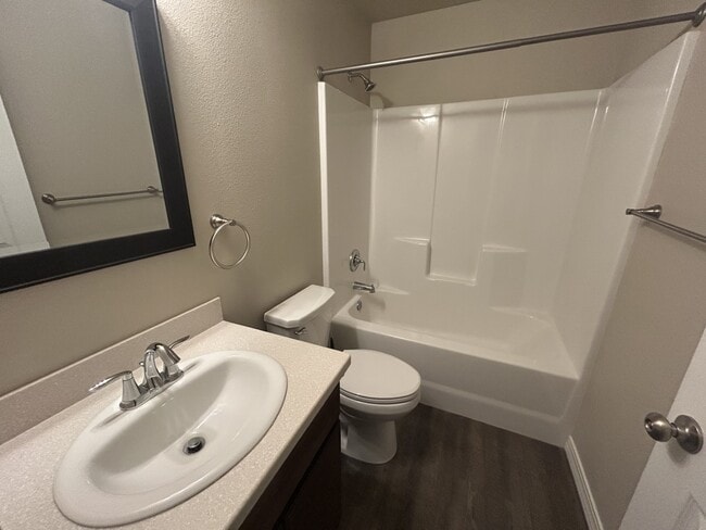 Building Photo - 2083 Lake Hills Dr