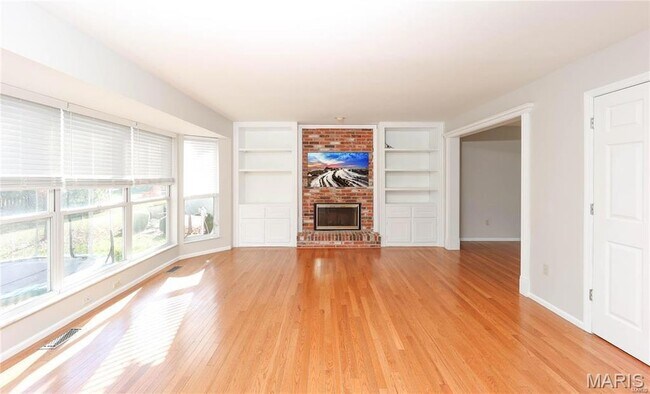 Building Photo - 226 Cheval Square Dr