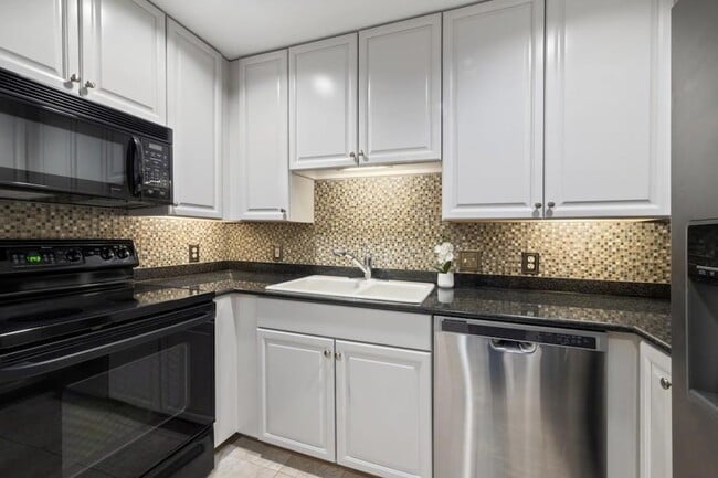 Building Photo - 195 14th St NE