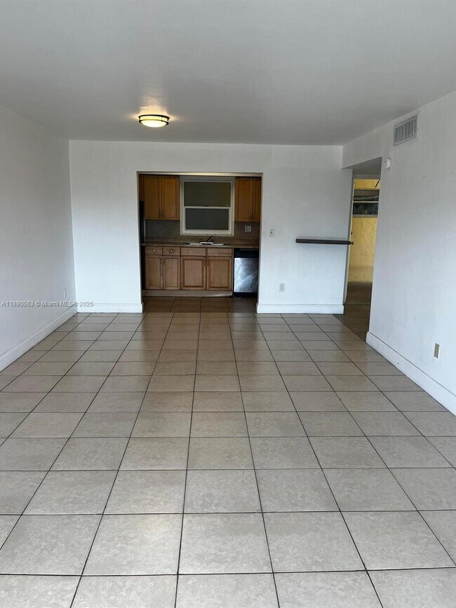 Building Photo - 7410 SW 82nd St